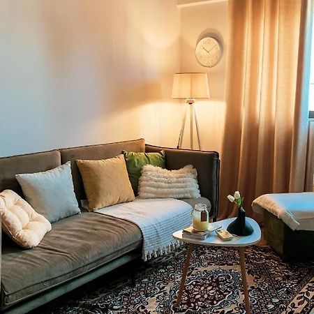 Entire Serviced Apartment With A Beautiful View Tirana Esterno foto