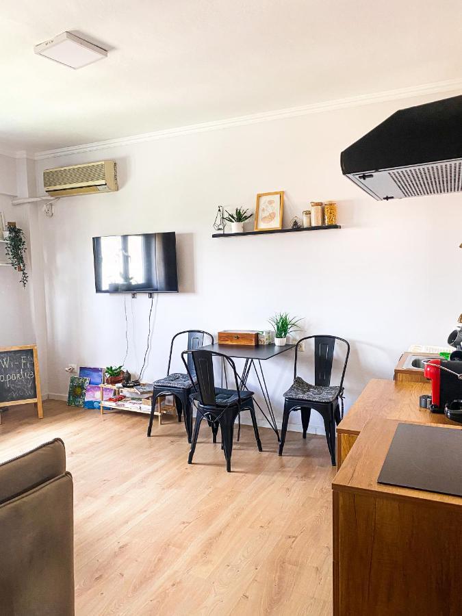 Entire Serviced Apartment With A Beautiful View Tirana Esterno foto