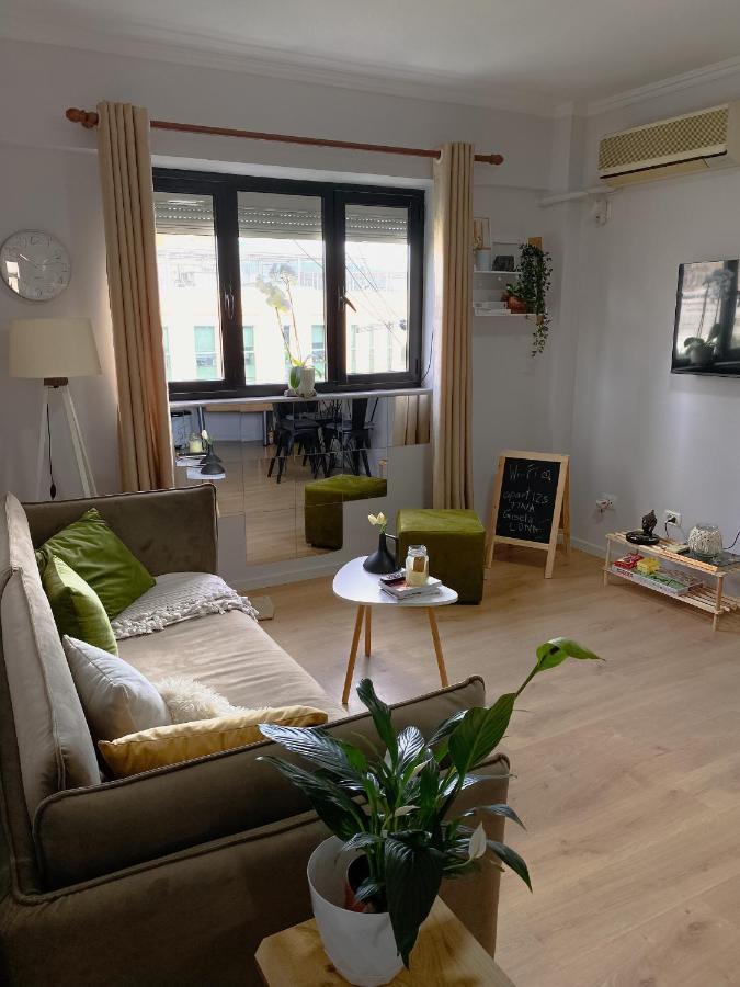 Entire Serviced Apartment With A Beautiful View Tirana Esterno foto