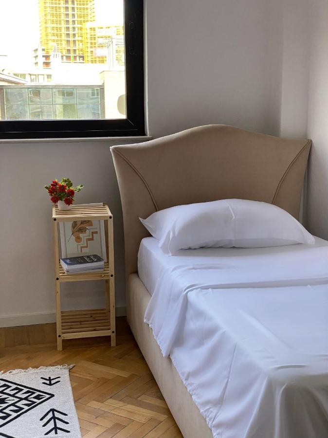 Entire Serviced Apartment With A Beautiful View Tirana Esterno foto