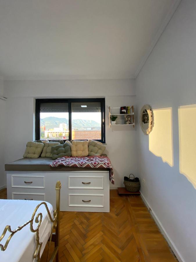 Entire Serviced Apartment With A Beautiful View Tirana Esterno foto